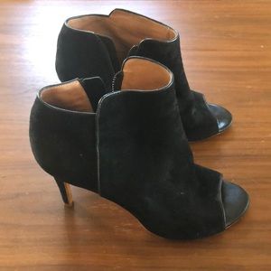 Joie black heels